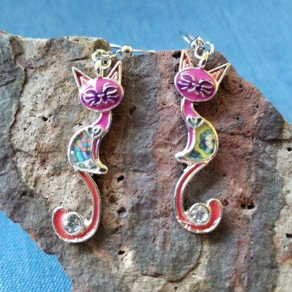 🐈🩷Kitty Pink Color with a Long Tail Earrings - NWOT🩷🐈 - Picture 3 of 5